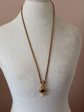 NHL / HLN Nolan Miller Gold Rope Chain Necklace – Pearl & Onyx Style